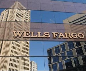 外汇市场流动性极高，24 小时交易，为投资者提供了从全球货币波动中获利的机会。但由于杠杆作用、剧烈波动以及宏观经济新闻的影响，外汇市场也是一个高风险领域；关键在于制定清晰的交易策略，严格进行风险管理，并且只使用那些即使损失也不会影响您财务稳定的资金进行交易。