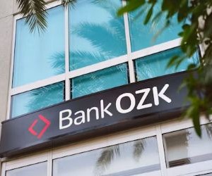 股票投资于那些随着时间推移创造价值的公司，可以提供长期增长和股息收入的潜力，但由于市场波动、经济周期和公司特有事件，股票也存在重大风险；关键是要制定清晰的投资策略，进行适当的多元化投资，并且只使用不会损害您财务稳定的资金。